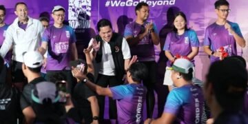 Menpora RI Erick Thohir, melepas ribuan peserta ajang lari Amartha 10X Run di Plaza Parkir Timur, Gelora Bung Karno (GBK), Senayan, Jakarta, Minggu, (6/9). (foto:Herry/kemenpora.go.id)