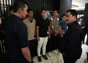 Menpora RI Erick Thohir memberikan semangat dan motivasi kepada skuad bulu tangkis Indonesia jelang keberangkatan menuju Asian Games 2026. (foto:Herry/kemenpora.go.id)