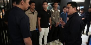 Menpora RI Erick Thohir memberikan semangat dan motivasi kepada skuad bulu tangkis Indonesia jelang keberangkatan menuju Asian Games 2026. (foto:Herry/kemenpora.go.id)