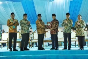 Menteri Agama Nasaruddin Umar dan Wakil Gubernur DKI Jakarta Rano Karno (tengah) beserta Gubernur Jawa Tengah Ahmad Luthfi, Gubernur Kalimantan Timur Rudy Mas’ud, Wakil Gubernur Jawa Tengah Taj Yasin Maimoen.(Foto: Dok. Kemenag)