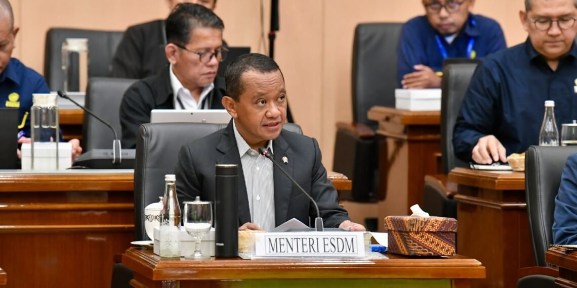 Menteri ESDM Bahlil Lahadalia saat Rapat Kerja bersama Komisi XII DPR RI di Jakarta, Rabu (16/9).(Foto: Humas Kementerian ESDM)