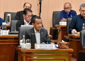 Menteri ESDM Bahlil Lahadalia saat Rapat Kerja bersama Komisi XII DPR RI di Jakarta, Rabu (16/9).(Foto: Humas Kementerian ESDM)