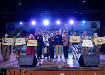 Pasanggiri Kawih Sinom digelar BNN sebagai upaya perang terhadap narkoba.(Foto: Humas Pemkot Bandung)