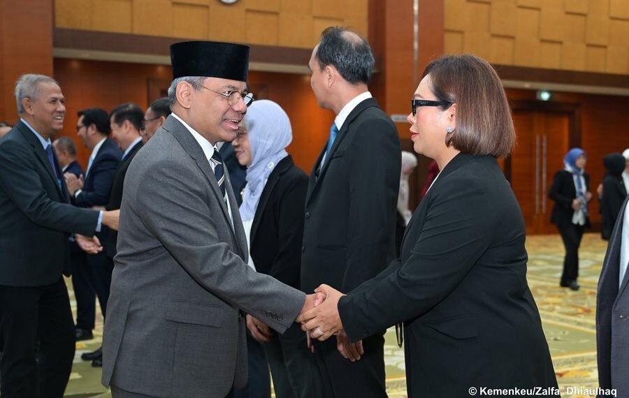 Menkeu atau Menteri Keuangan Suahasil Nazara, melantik 14 Pejabat Pimpinan Tinggi Pratama Kementerian Keuangan dan Pejabat pada Sekretariat Komite Stabilitas Sistem Keuangan (KSSK), Senin (21/9).(Foto: Dok. Kemenkeu)