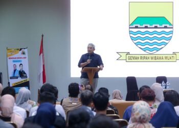 Wali Kota Bandung Muhammad Farhan di acara pemberdayaan UMKM.(Foto: Humas Pemkot Bandung)