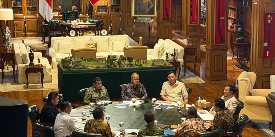 Pertemuan Presiden Prabowo Subianto dan Satuan Tugas Penertiban Kawasan Hutan (Satgas PKH) yang dipimpin Jaksa Agung ST Burhanuddin di kediamannya di Hambalang, Kabupaten Bogor, Provinsi Jawa Barat, pada Jumat (04/09/2026).(Foto: Setneg)