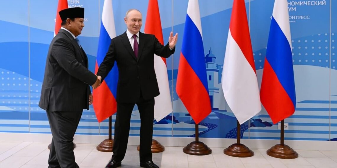 Presiden Federasi Rusia Vladimir Putin dan Presiden Republik Indonesia Prabowo Subianto di Vladivostok, Rusia, pada Kamis (03/09/2026).(Foto: BPMI Setpres)