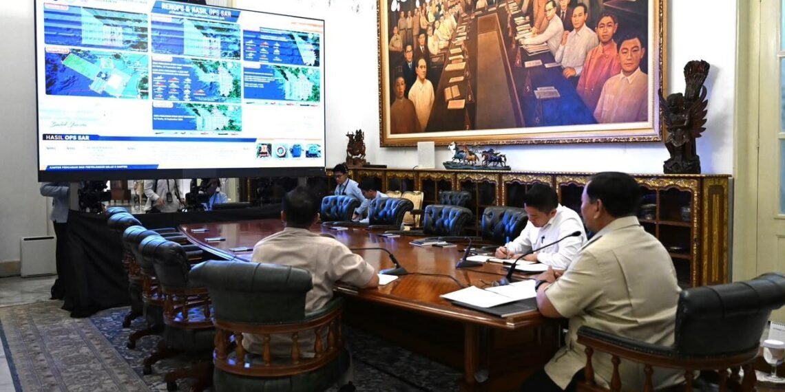 Presiden Prabowo saat memimpin rapat terbatas secara hybrid terkait penanganan sejumlah bencana di Tanah Air dari Istana Merdeka, Jakarta, pada Rabu (16/09/2026).(Foto: BPMI Setpres)