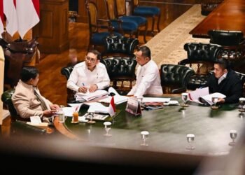Presiden Prabowo Subianto menerima Menteri Kebudayaan Fadli Zon di Hambalang, Kabupaten Bogor, Jawa Barat, pada Selasa (01/09/2026). Pertemuan tersebut membahas sejumlah usulan terkait pemberian gelar, tanda jasa, dan tanda kehormatan kepada tokoh dan insan masyarakat yang dinilai telah memberikan pengabdian bagi masyarakat, bangsa, dan negara.(Foto: BPMI Setpres)