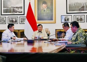 Presiden Prabowo Subianto memimpin rapat terbatas mengenai perkembangan penanganan bencana alam dari Istana Merdeka, Jakarta, melalui konferensi video pada Senin (07/09/2026).(Foto: BPMI Setpres)