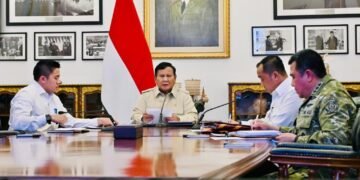 Presiden Prabowo Subianto memimpin rapat terbatas mengenai perkembangan penanganan bencana alam dari Istana Merdeka, Jakarta, melalui konferensi video pada Senin (07/09/2026).(Foto: BPMI Setpres)