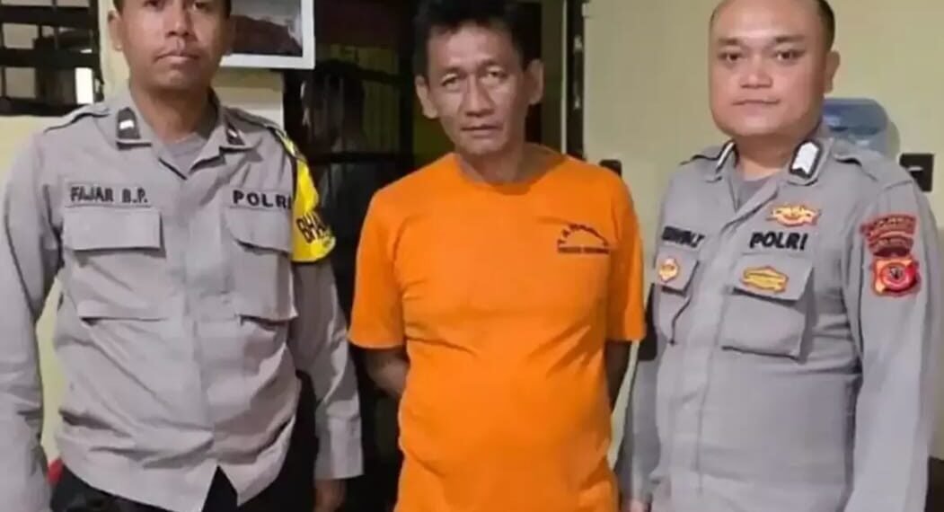 Pria berinsial AS, mengaku wartawan ditahan Polsek Sukaraja.(Foto: Istimewa)