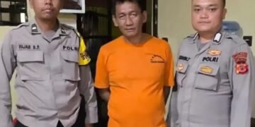 Pria berinsial AS, mengaku wartawan ditahan Polsek Sukaraja.(Foto: Istimewa)