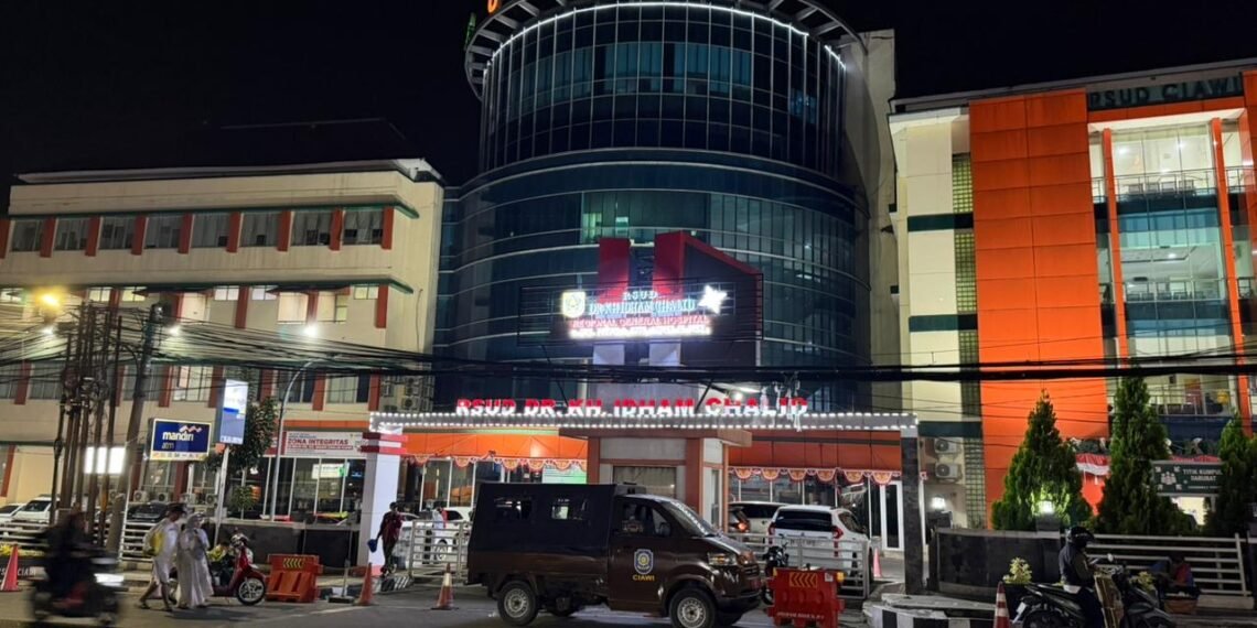 Bupati Bogor Rudy Susmanto jalani kateterisasi tindakan jantung di RSUD Ciawi.(Foto: Humas Pemkab Bogor)