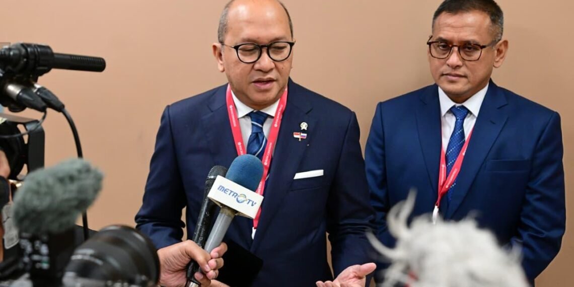 Menteri Investasi dan Hilirisasi sekaligus CEO Danantara, Rosan P. Roeslani, mengatakan bahwa salah satu tindak lanjut konkret dari penguatan kerja sama tersebut adalah penjajakan investasi Pupuk Indonesia untuk pengembangan pabrik pupuk urea di Vladivostok.(Foto: BPMI Setpres)