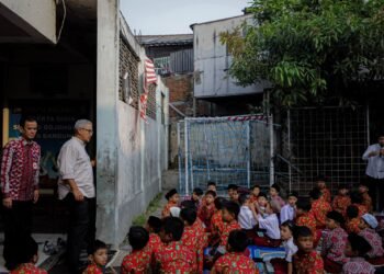 Wali Kota Bandung, Muhammad Farhan di SDN 026 Bojongloa.(Foto: Humas Pemkot Bandung)
