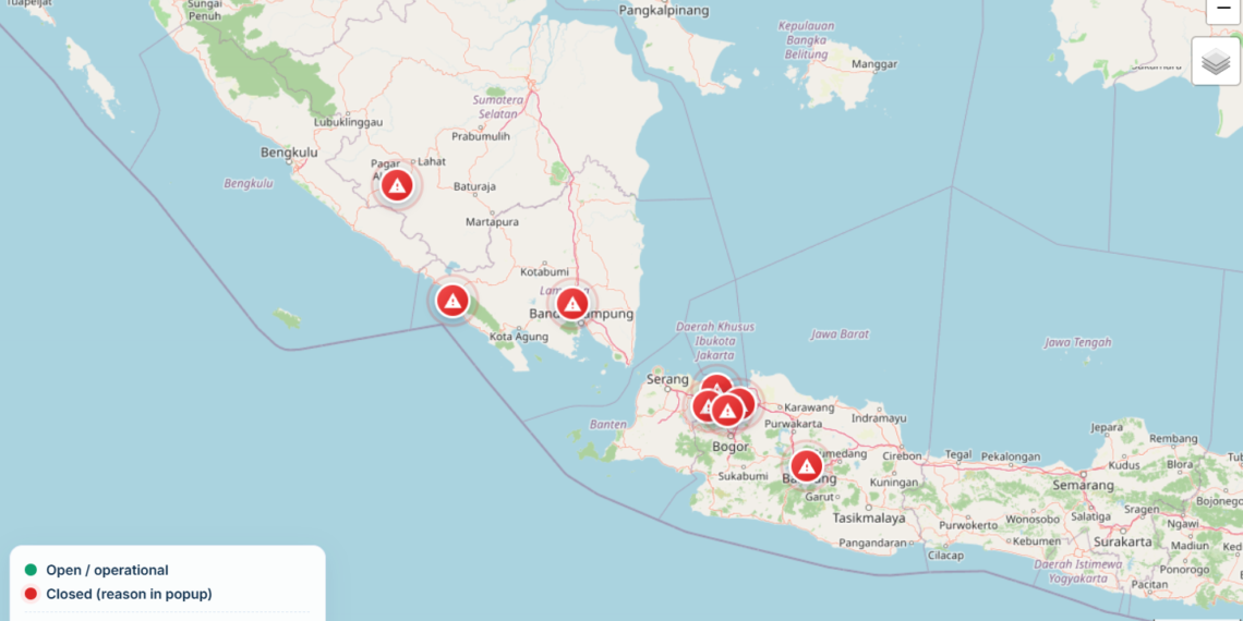 Erupsi Gunung Anak Krakatau (GAK) di Selat Sunda, Kabupaten Lampung Selatan, Provinsi Lampung, menebarkan debu vulkanik terutama ke arah timur dan barat sehingga menyebabkan pada Minggu 6 September sebanyak 8 bandara atau landasan udara tutup, termasuk Bandara Internasional Husein Sastranegara.(Image: BMKG Diambil 6/9/2026 Pukul 17.00 WIB)