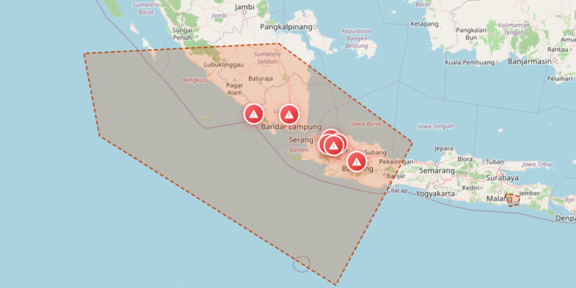 Potret penutupan sejumlah bandara/lanud akibat debu vulkanik erupsi Gunung Anak Krakatau.(Image: BMKG, diambil 7/9/2026, pukul 04.15 WIB)