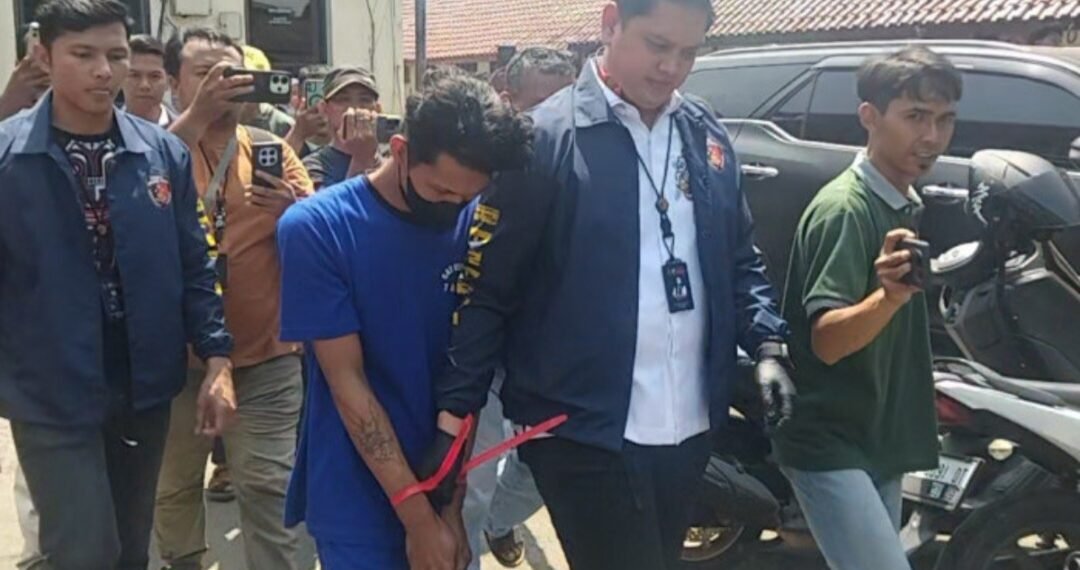 ST (23), pelaku pembunuhan YA (23), mantan istrinya di kamar hotel berhasil ditangkap Tim Satreskrim Polres Cirebon Kota.(Foto:Istimewa).