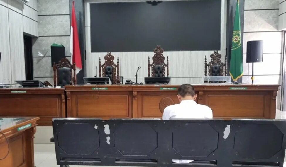 Taufik Hidayat (30), terdakwa kasus penyekapan dan penganiayaan terhadap kekasihnya YT (29).(Foto:Istimewa).