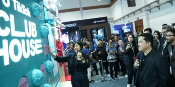 Menpora RI Erick Thohir mengunjungi booth TikTok dalam ajang Indonesia Sports Summit (ISS) 2026 di Jakarta International Convention Center (JICC), Jakarta, Sabtu (12/9). (foto:Herry/kemenpora.go.id)