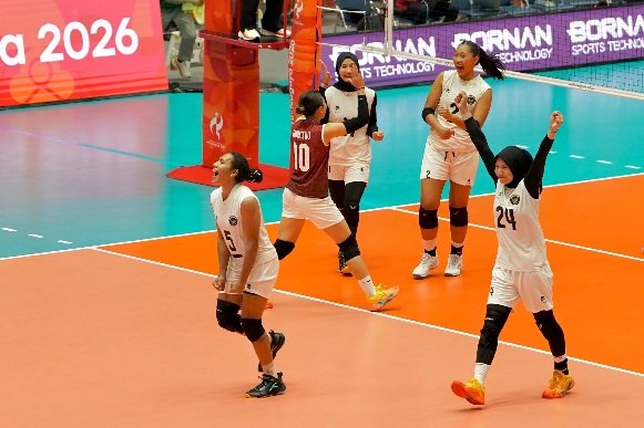 Timnas voli putri Indonesia memastikan diri melangkah ke babak perempat final Asian Games Aichi-Nagoya 2026 meski harus kalah dari tim tuan rumah Jepang dengan skor 1-3. (foto:Gilang/Kemenpora.go.id)