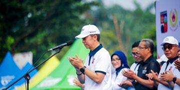 Wali Kota Bogor, Dedie A. Rachim, mengajak masyarakat Kota Bogor untuk berdoa bersama agar kebakaran yang terjadi di Tempat Pembuangan Akhir Sampah (TPAS) Galuga dan saat ini sedang dalam penanganan tim gabungan dapat segera padam.(Foto: Humas Pemkot Bogor)