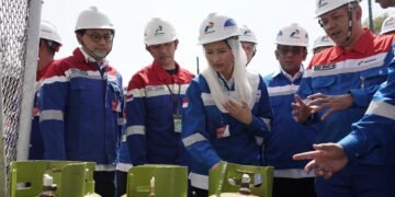 Wakil Menteri Perdagangan, Dyah Roro Esti Meninjau Stasiun Pengisian Bulk Elpiji (SPBE) PT Pertamina Trading & Services di Padalarang, Senin 14 September 2026.(Foto: Dok. Humas Kemendag)