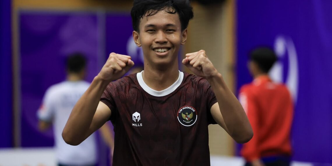Yoga Ardika Putra bawa teqball Indonesia ke podium Asian Games Aichi-Nagoya 2026. Tampil di Nagoya City Higashi Sports Center, Yoga mempersembahkan medali perunggu teqball Indonesia melalui nomor Men’s Singles.(dok.NOC/NMA)