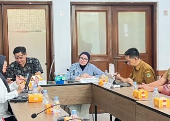 Anggota Komite III Dewan Perwakilan Daerah (DPD) Republik Indonesia (RI) Daerah Pemilihan Jawa Barat (Jabar) Agita Nurfianti (depan tengah).(Foto: Istimewa)