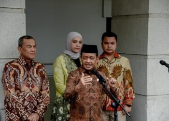 Menteri Koordinator Bidang Hilirisasi dan Transisi Energi (Menko Hiltrans) merangkap Menteri Energi dan Sumber Daya Mineral (ESDM) Bahlil Lahadalia.(Foto: Kementerian ESDM)