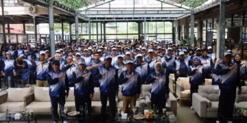 Bupati Kuningan Dr. H. Dian Rachmat Yanuar, M.Si., resmi melepas kontingen Kabupaten Kuningan yang akan berlaga pada Pekan Olahraga Provinsi (PORPROV) XV Jawa Barat Tahun 2026.(Foto: Diskominfo Kab. Kuningan)