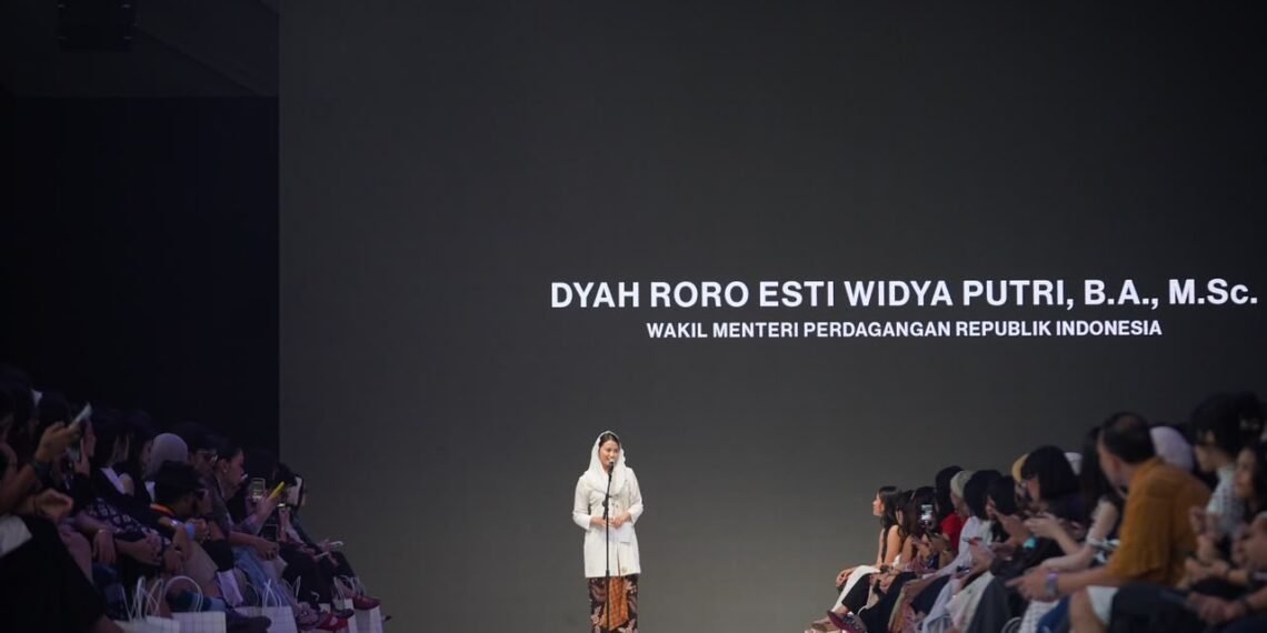 Wakil Menteri Perdagangan, Dyah Roro Esti menghadiri Pembukaan FashionLink – Jakarta Fashion Week 2027 di Jakarta, Senin (26/10/2026).(Foto: Dok. Kemendag)