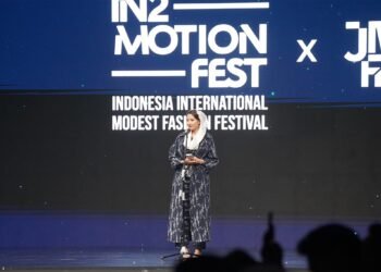 Wakil Menteri Perdagangan, Dyah Roro Esti, menghadiri kegiatan Jakarta Muslim Fashion Week – Fashion Parade 15 yang berlangsung di Jakarta Convention Center (17 Okt).(Foto: Humas Kemendag)