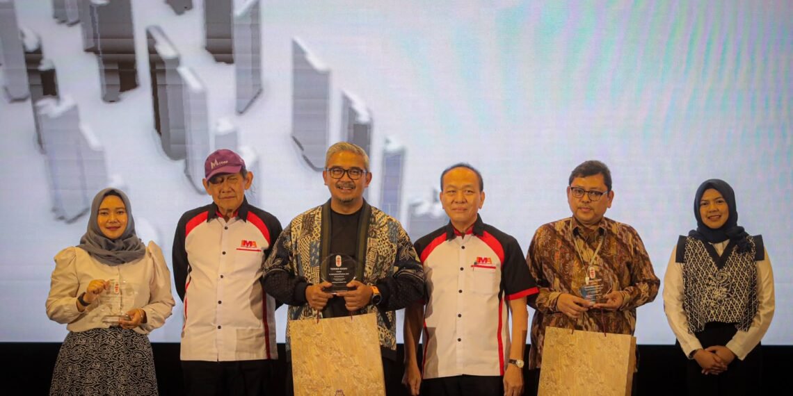 Muhammad Farhan saat menghadiri Musyawarah Nasional (Munas) Indonesian Marketing Association (IMA) UMKM & Tourism Award 2026 di El Hotel Bandung, Sabtu 24 Oktober 2026.(Foto: Humas Pemkot Bandung)