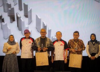 Muhammad Farhan saat menghadiri Musyawarah Nasional (Munas) Indonesian Marketing Association (IMA) UMKM & Tourism Award 2026 di El Hotel Bandung, Sabtu 24 Oktober 2026.(Foto: Humas Pemkot Bandung)