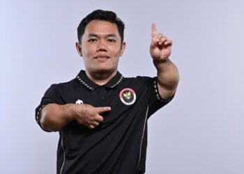 Atlet para angkat berat Indonesia, Hilman, sukses mempersembahkan medali perunggu di Asian Para Games Aichi-Nagoya 2026. Tampil pada nomor Men's Up to 54 kg, Hilman mencatatkan angkatan terbaik 165 kg untuk mengantarkannya naik podium ketiga.(dok.NPCI)