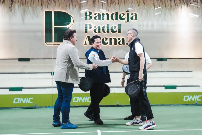 Menpora RI Erick Thohir membuka Indonesian Padel League (IPL) 2026 di Bandeja Padel Arena, Jalan Karang Bolong VI, Ancol, Kecamatan Pademangan, Jakarta Utara, Selasa (6/10) sore. (foto:Andre/kemenpora.go.id)