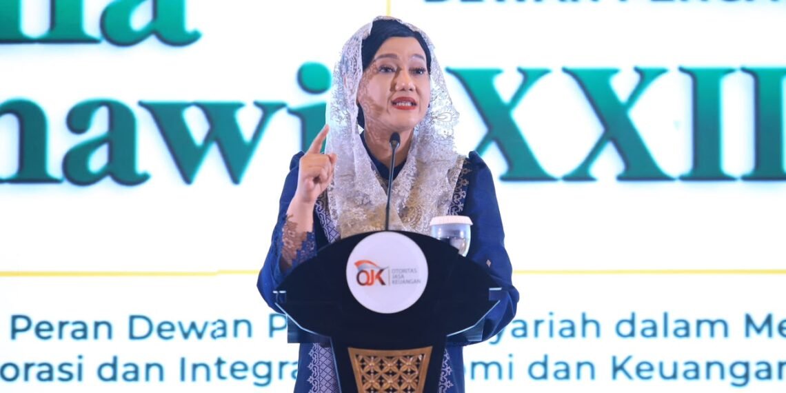 Ketua Dewan Komisioner OJK Friderica Widyasari Dewi dalam sambutan pembuka Pertemuan Tahunan (Ijtima' Sanawi) 2026 yang digelar bersama Dewan Syariah Nasional - Majelis Ulama Indonesia (DSN-MUI) di Jakarta, Selasa 20 Oktober 2026.(Foto: Humas OJK)