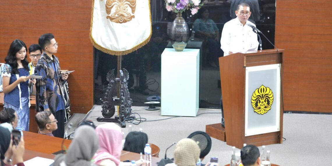 Menteri Kebudayaan RI, Fadli Zon, hadir sebagai pembicara utama dalam Peluncuran Buku "Indonesia-Rusia dalam Pusaran Perang Dingin: Geopolitik dan Diplomasi Soviet di Asia Tenggara" karya Ahmad Fahrurodji yang bertempat di Auditorium Toety Herati Rooseno, FIB UI, Depok.(Foto: Dok. Kemenbud)