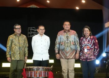 Bupati Bogor, Rudy Susmanto mendampingi Menteri Kebudayaan Republik Indonesia Fadli Zon resmikan Pekan Seni Media Rupakala 2026 di Gedung Tegar Beriman, Cibinong, yang berlangsung tanggal 26 Oktober hingga 1 November 2026.(Foto: Diskominfo Kab. Bogor)