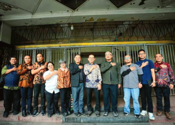 Menteri Kebudayaan RI, Fadli Zon, meninjau bangunan bersejarah eks Bioskop Dian yang berlokasi di Jl. Dalem Kaum No. 58, Balonggede, Kecamatan Regol, Kota Bandung, Jawa Barat.(Foto: Dok. Kemenbud)