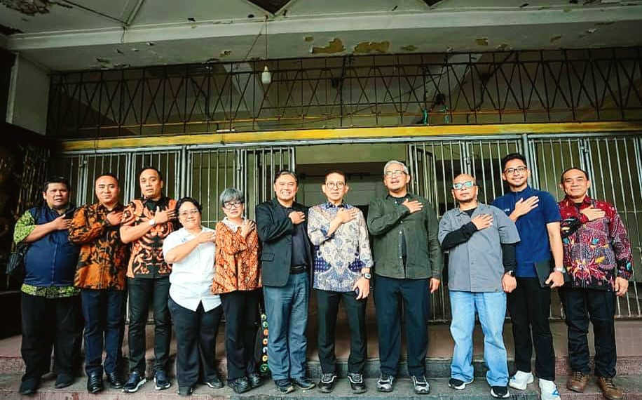 Menteri Kebudayaan RI, Fadli Zon, meninjau bangunan bersejarah eks Bioskop Dian yang berlokasi di Jl. Dalem Kaum No. 58, Balonggede, Kecamatan Regol, Kota Bandung, Jawa Barat.(Foto: Dok. Kemenbud)