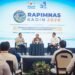 Menteri Perdagangan, Budi Santoso (kiri) menjadi pembicara utama dalam Rapat Pimpinan Nasional (Rapimnas) Kamar Dagang dan Industri (Kadin) Indonesia 2026 yang berlangsung di Jakarta, Jumat (30 Okt). Duduk bersama Mendag yakni Menperin Muhammad Sarmuji dan Ketua Kadin Anindya Bakrie.(Foto: Humas Kemendag)