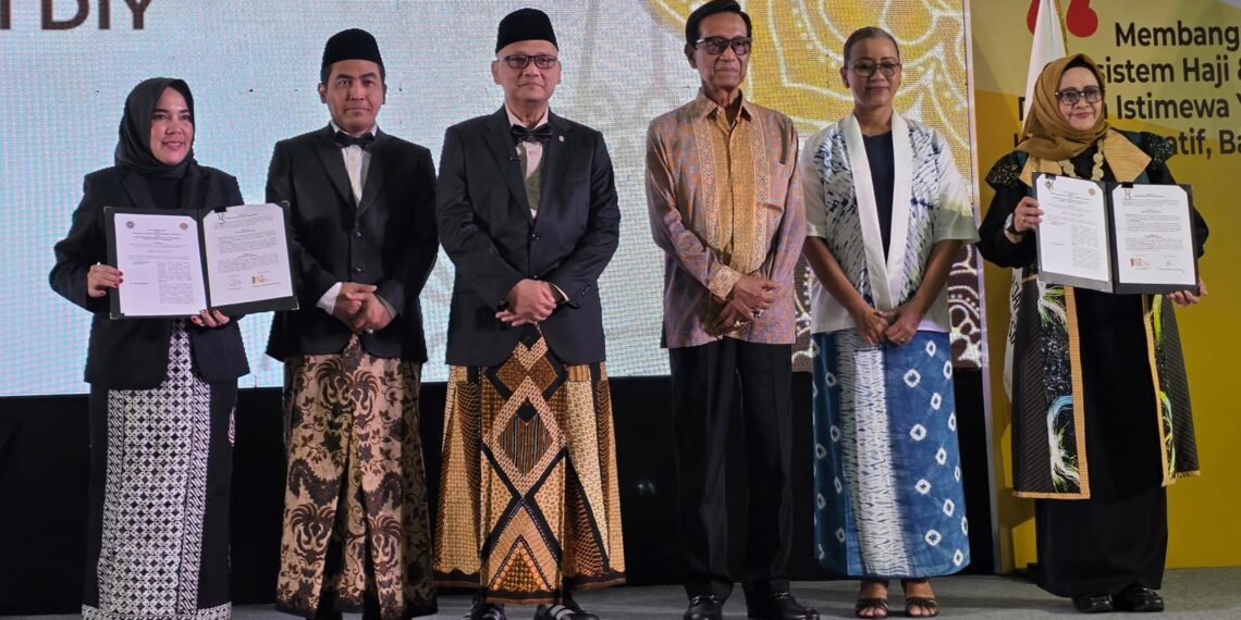 Menteri Haji dan Umrah RI, Mochamad Irfan Yusuf, Gubernur DIY, Sri Sultan Hamengku Buwono X, beserta jajaran.(Foto: Humas Kemenhaj)