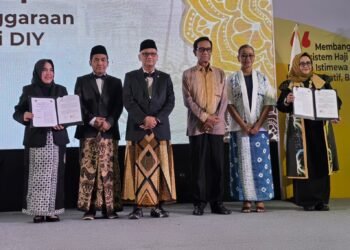Menteri Haji dan Umrah RI, Mochamad Irfan Yusuf, Gubernur DIY, Sri Sultan Hamengku Buwono X, beserta jajaran.(Foto: Humas Kemenhaj)