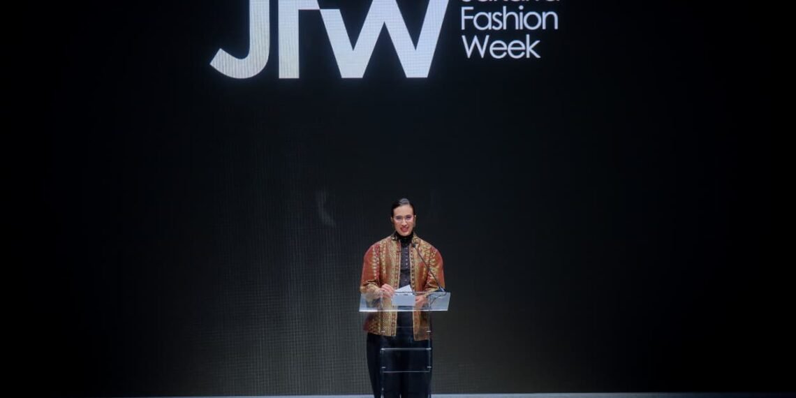 Menteri Pariwisata Republik Indonesia Widiyanti Putri Wardhana saat memberikan sambutan pada Jakarta Fashion Week 2027 di City Hall, Pondok Indah Mall 3, Jakarta Senin, 26 Oktober 2026.(Foto: Dok. Kemenpar)
