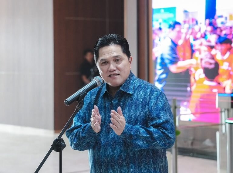 Menpora) Erick Thohir menyampaikan penyelenggaraan Indonesia Youth Summit 2026 pada acara konferensi pers di Loby Kemenpora, Jakarta, Selasa (13/10) siang.(foto:Andre/kemenpora.go.id)