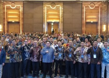 Menpora Erick Thohir mengajak seluruh jajaran Dinas Pemuda dan Olahraga (Dispora) dan pemangku kepentingan di seluruh daerah untuk melakukan transformasi fundamental. (foto:raiky/kemenpora.go.id)