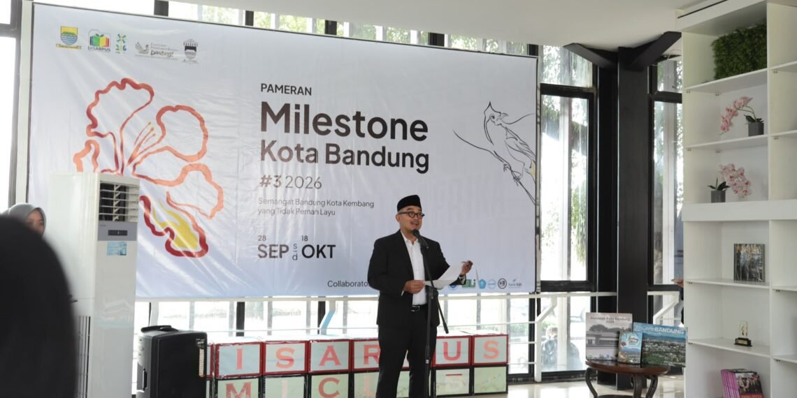 Pembangunan kota tidak cukup hanya dilakukan melalui pembangunan fisik, tetapi juga harus diperkuat dengan pengetahuan, kreativitas, kritik, serta suara masyarakat, ucap Wali Kota Bandung Muhammad Farhan.(Foto: Humas Pemkot Bandung)